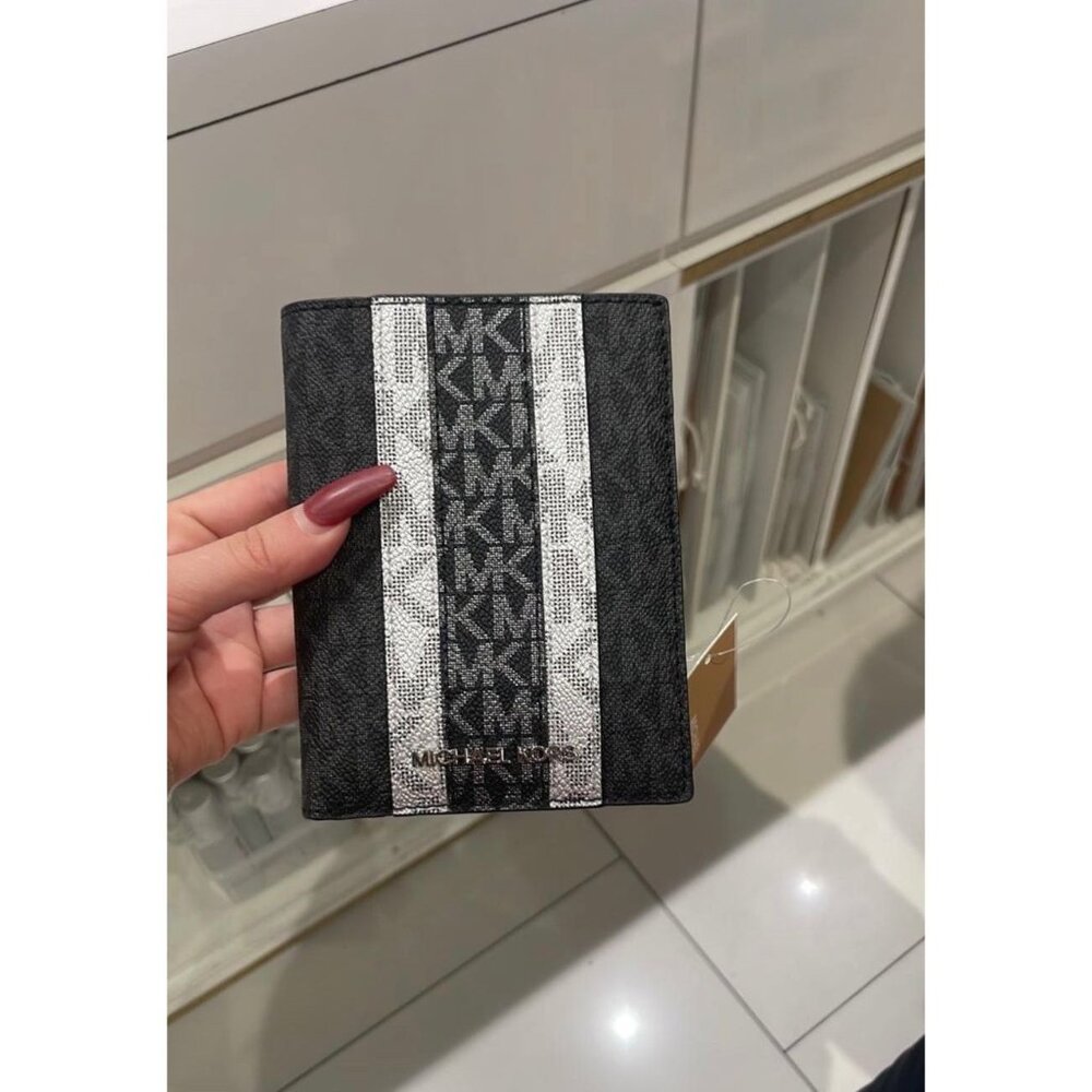 Michael Kors passport wallet jet set MK stripe signature black multi